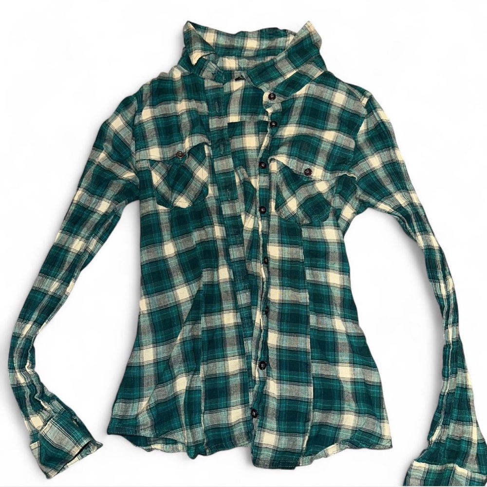 green & white plaid button up flannel shirt